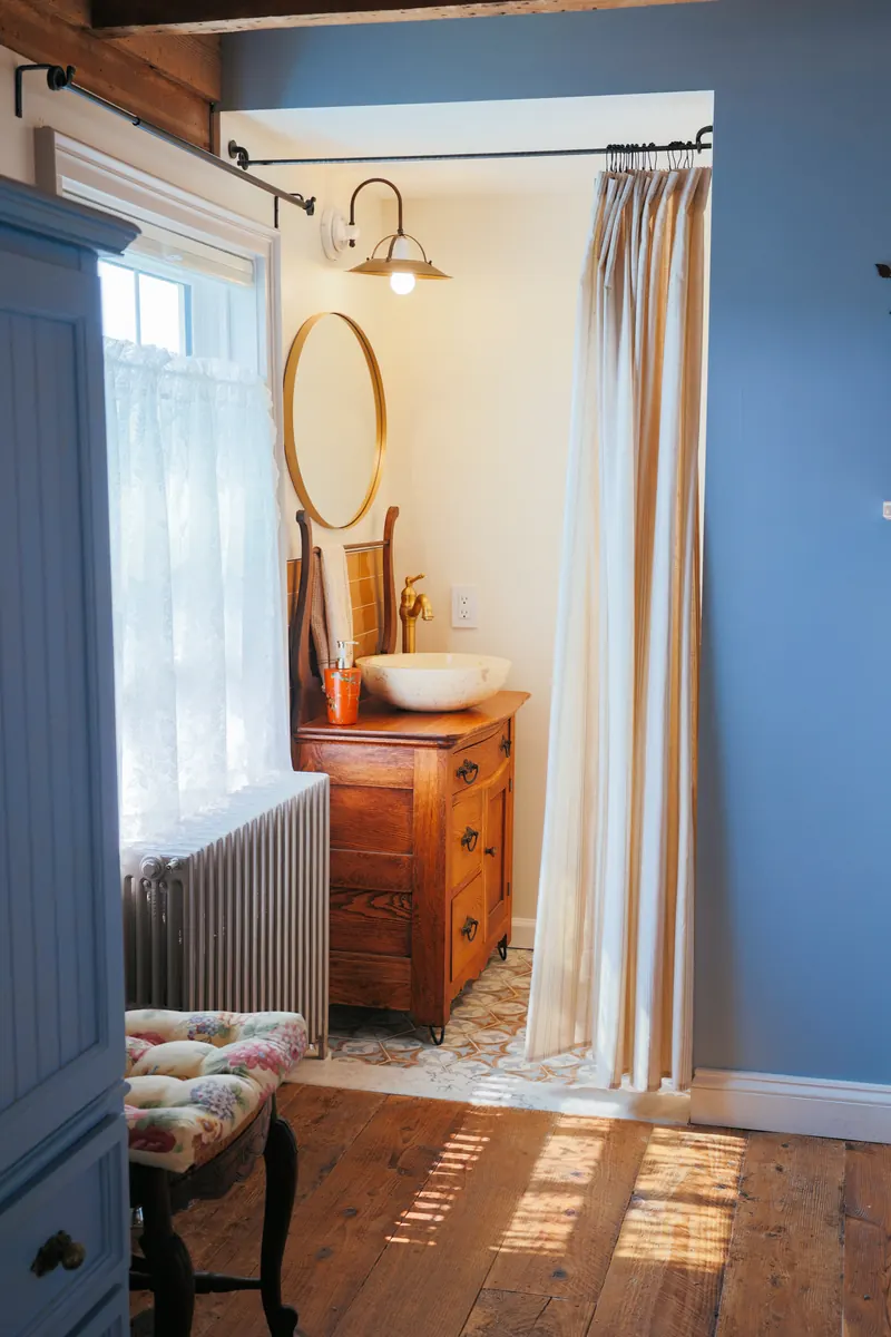 The ensuite bathroom in Provence.